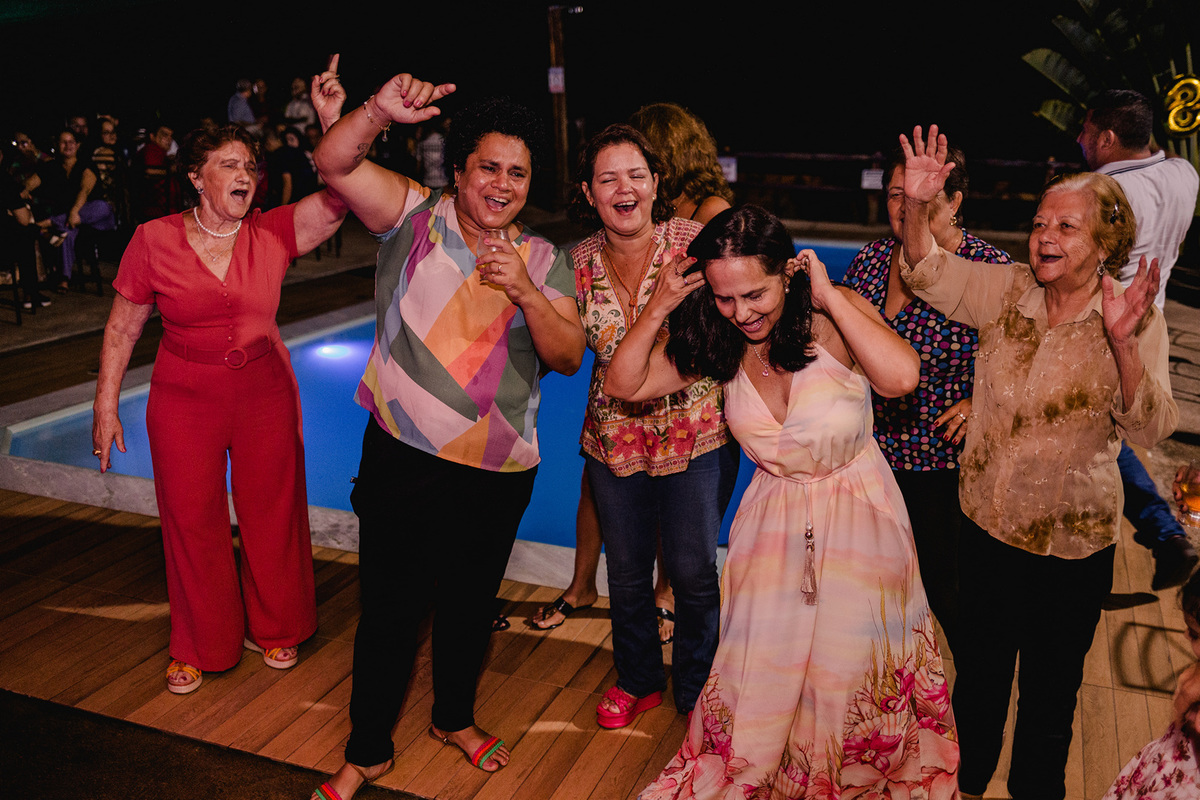 Festa de aniversário da Dona Dadinha em comemoração aos seus 80, realizada no Recanto Beira Rio - Berilo - Mg
Fotografia - Leandro Sales

#Berilo
#Virgem Da Lapa
#José Gonçalves de Minas
#Minas Novas
#Chapada do Norte
#Jenipapo de Minas
#Francisco Badaró