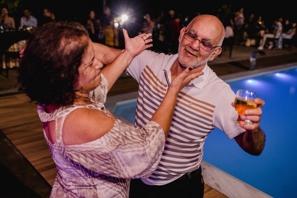 Festa de aniversário da Dona Dadinha em comemoração aos seus 80, realizada no Recanto Beira Rio - Berilo - Mg
Fotografia - Leandro Sales

#Berilo
#Virgem Da Lapa
#José Gonçalves de Minas
#Minas Novas
#Chapada do Norte
#Jenipapo de Minas
#Francisco Badaró