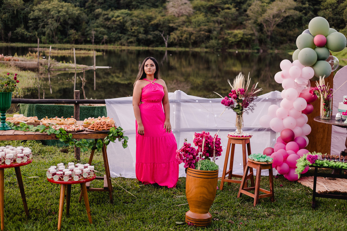 Ensaio Fotográfico da Isamara
realizado no espaço Painas & Pitoreska na BR367 sentido à Chapada do Norte
Fotografia - Leandro Sales

#Berilo
#Virgem da Lapa
#Francisco Badaró
#José Gonçalves de Minas
#Chapada do Norte
#Minas Novas
#Jenipapo de Minas