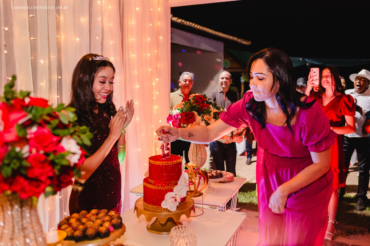 Aniversário de 15 anos da debutante Iza Maria, realizado em Berilo-Mg no espaço Recanto Beira Rio
 Fotografo Leandro Sales
Berilo
Virgem da Lapa
José Gonçalves de Minas
Jenipapo de Minas
Leliveldia
Francisco Badaró
Chapada do Norte