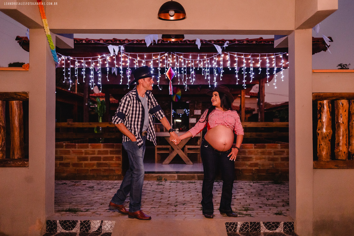 Ensaio Fotográfico de Gestante da Letícia e Cristiam à espera do Natanael
Fotografo: Leandro Sales Fotografias
Locação: Fazenda Pinheiro
Berilo
Virgem da Lapa
Jenipapo de Minas
Chapada do Norte
José Gonçalves de Minas
Minas Novas
Francisco Badaró
Araçuaí