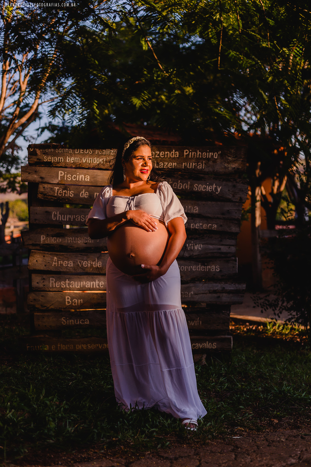 Ensaio Fotográfico de Gestante da Letícia e Cristiam à espera do Natanael
Fotografo: Leandro Sales Fotografias
Locação: Fazenda Pinheiro
Berilo
Virgem da Lapa
Jenipapo de Minas
Chapada do Norte
José Gonçalves de Minas
Minas Novas
Francisco Badaró
Araçuaí