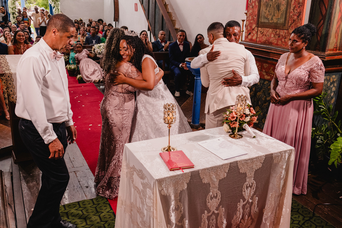 Casamento da Aline e Pedro
realizado na igreja do Rosário em Chapada do Norte.
Fotografo: Leandro Sales - Berilo

Virgem da Lapa
Minas Novas
Francisco Badaró
Jenipapo de Minas
José Gonçalves de Minas