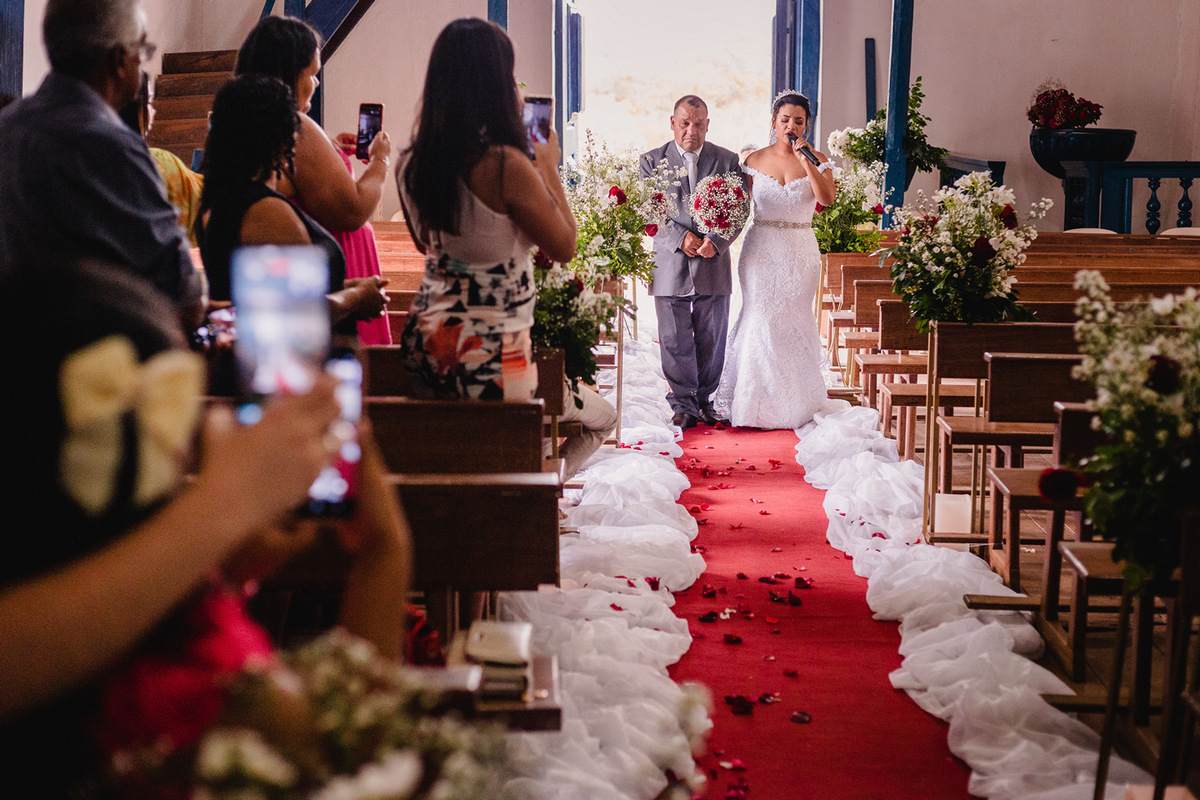 Casamento da Fabiana e Claudinei, realizado em Berilo na Igreja Matriz de Nossa Senhora da Conceição. Fotografia: Leandro Sales
Chapada do Norte
Minas Novas
José Gonçalves de Minas
Francisco Badaró
Jenipapo de Minas