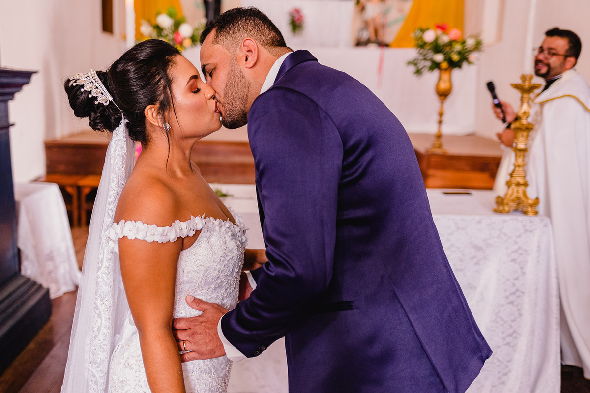 Casamento da Fabiana e Claudinei, realizado em Berilo na Igreja Matriz de Nossa Senhora da Conceição. Fotografia: Leandro Sales
Chapada do Norte
Minas Novas
José Gonçalves de Minas
Francisco Badaró
Jenipapo de Minas