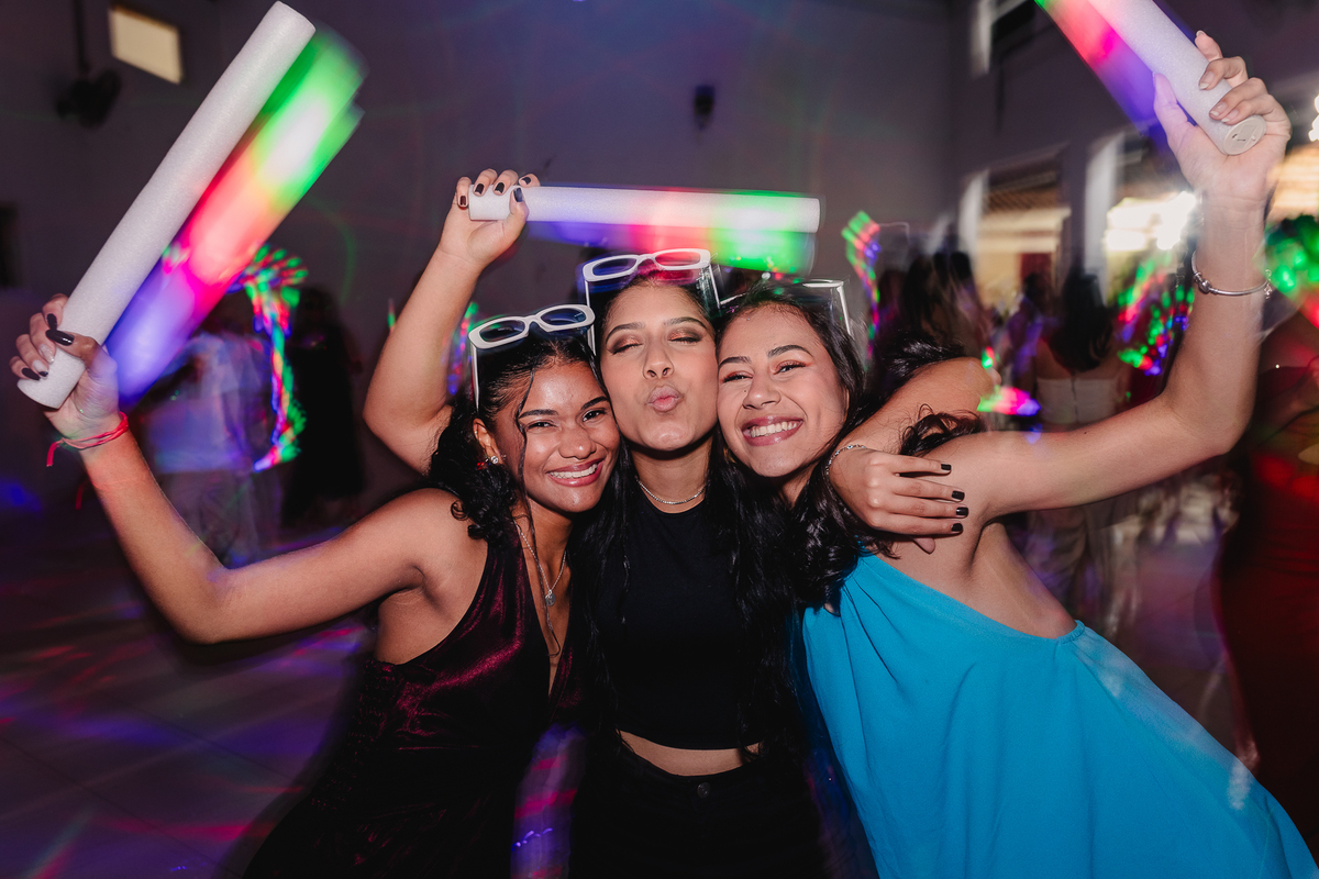 Festa de Debutante - Maria Luisa
Fotografado por Leandro Sales na Sede do Esplanada em Francisco Badaró
Fotografia de eventos
Jenipapo de Minas
José Gonçalves de Minas
Chapada do Norte
Minas Novas
Virgem da Lapa
Lelivéldia
Araçuaí