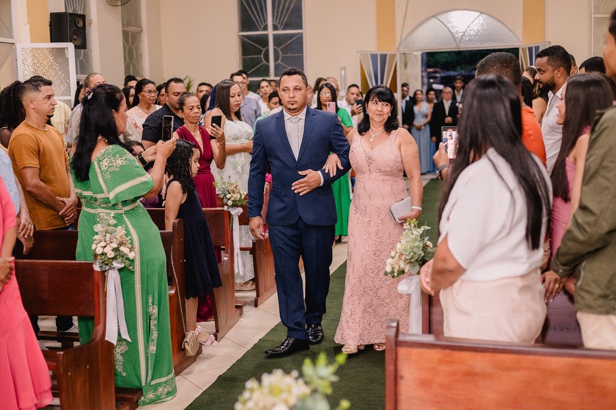 Casamento da Ivonete e Ademir
Realizado em Francisco Badaró - MG
Noivo, Noiva
Fotografo: Leandro Sales
Festa de casamento
Jenipapo de Minas
José Gonçalves de Minas
Chapada do Norte