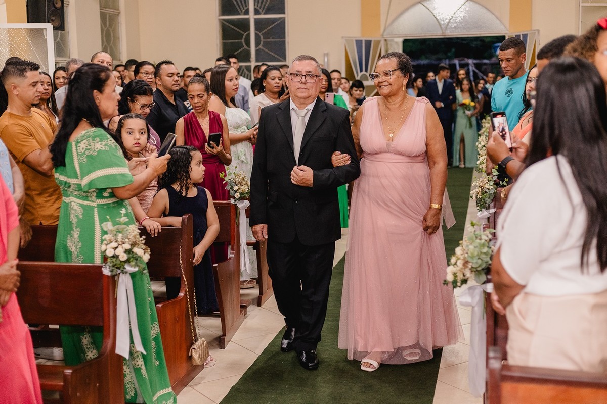 Casamento da Ivonete e Ademir
Realizado em Francisco Badaró - MG
Noivo, Noiva
Fotografo: Leandro Sales
Festa de casamento
Jenipapo de Minas
José Gonçalves de Minas
Chapada do Norte