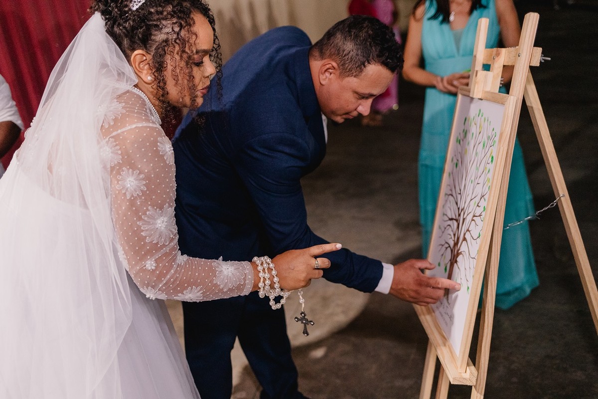 Casamento da Ivonete e Ademir
Realizado em Francisco Badaró - MG
Noivo, Noiva
Fotografo: Leandro Sales
Festa de casamento
Jenipapo de Minas
José Gonçalves de Minas
Chapada do Norte