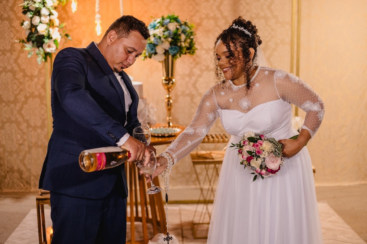Casamento da Ivonete e Ademir
Realizado em Francisco Badaró - MG
Noivo, Noiva
Fotografo: Leandro Sales
Festa de casamento
Jenipapo de Minas
José Gonçalves de Minas
Chapada do Norte