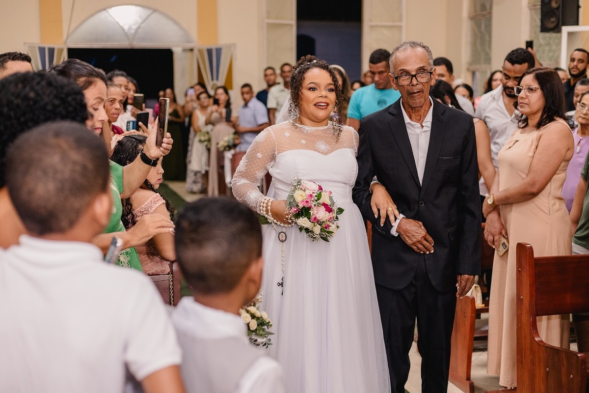 Casamento da Ivonete e Ademir
Realizado em Francisco Badaró - MG
Noivo, Noiva
Fotografo: Leandro Sales
Festa de casamento
Jenipapo de Minas
José Gonçalves de Minas
Chapada do Norte