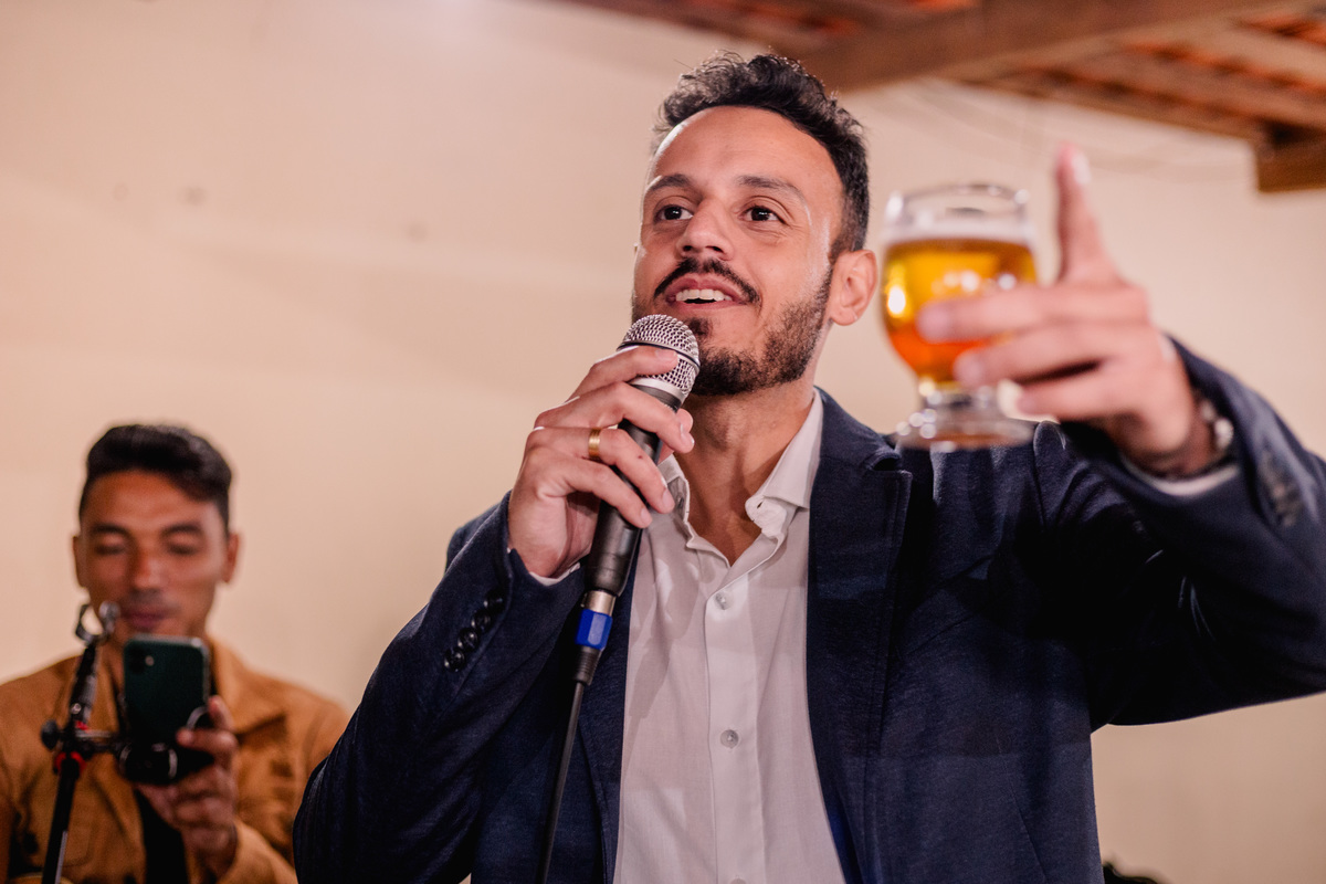 Festa de Noivado da taynara e Rafael, realizado em Francisco Badaró na Sede do Esplanada, Fotógrafo Leandro Sales
Fotógrafo de eventos em Berilo, Chapada do Norte, Jenipapo de Minas, Minas Novas, Virgem da Lapa, Araçuaí