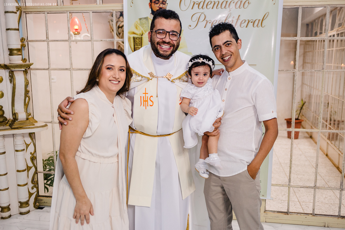 Batizado da Melissa
Realizado em Berilo-mg
Fotografado por Leandro Sales
Fotografo de Eventos em Berilo, Chapada do Norte, Francisco Badaró, Jenipapo de Minas, Minas Novas e Araçuaí.
