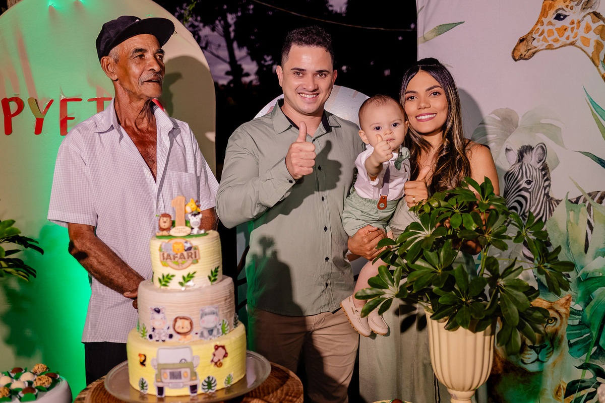 Aniversário Infantil de 1 ano do Pyetro, Fotografado por Leandro Sales no Sítio Santa Luzia em Jenipapo de Minas
Francisco Badaró
Berilo
Chapada do Norte
José Gonçalves de Minas