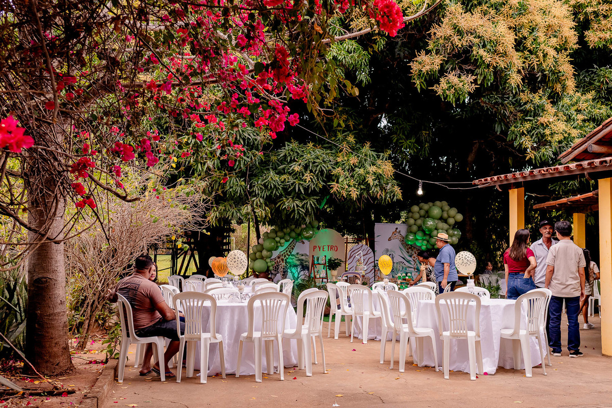 Aniversário Infantil de 1 ano do Pyetro, Fotografado por Leandro Sales no Sítio Santa Luzia em Jenipapo de Minas
Francisco Badaró
Berilo
Chapada do Norte
José Gonçalves de Minas