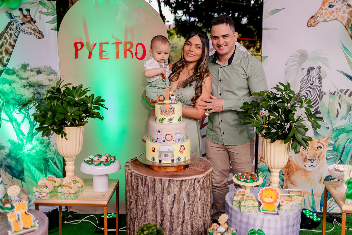 Aniversário Infantil de 1 ano do Pyetro, Fotografado por Leandro Sales no Sítio Santa Luzia em Jenipapo de Minas
Francisco Badaró
Berilo
Chapada do Norte
José Gonçalves de Minas