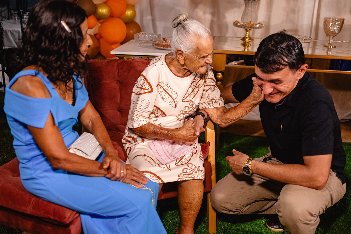 Aniversário de 100 anos da Dona Maria, realizado em Berilo, Minas Gerais na Chácara Recanto
Fotografo - Leandro Sales
José Gonçalves de Minas
Jenipapo de Minas
Francisco Badaró
Virgem da Lapa
Araçuaí
Leliveldia