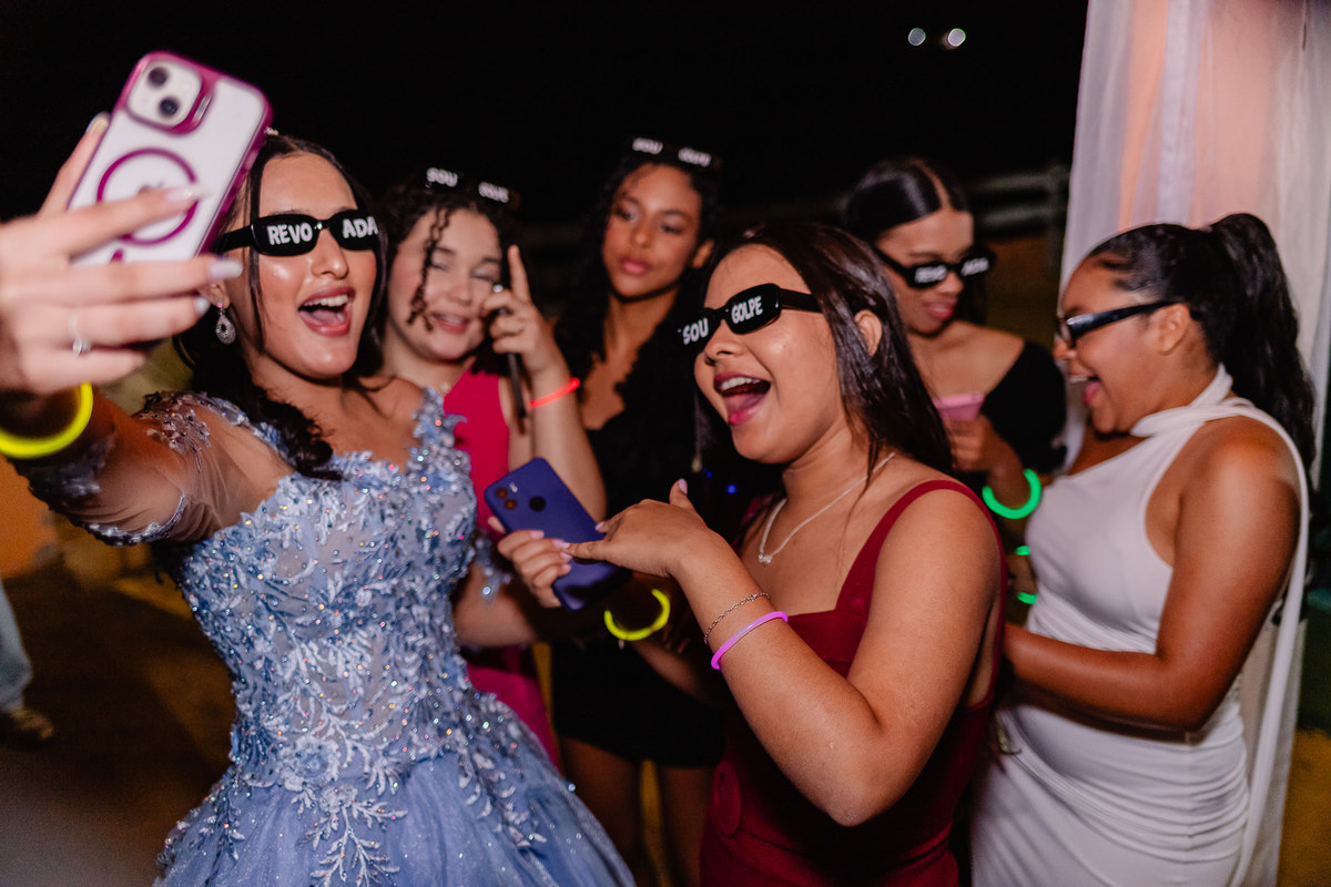Festa de 15 anos - Debutante da Ana Clara, realizado na Fazenda Pinheiro em Berilo - MG 
Fotografo - Leandro Sales
Virgem da Lapa
Francisco Badaró
Jenipapo de Minas
José Gonçalves de Minas