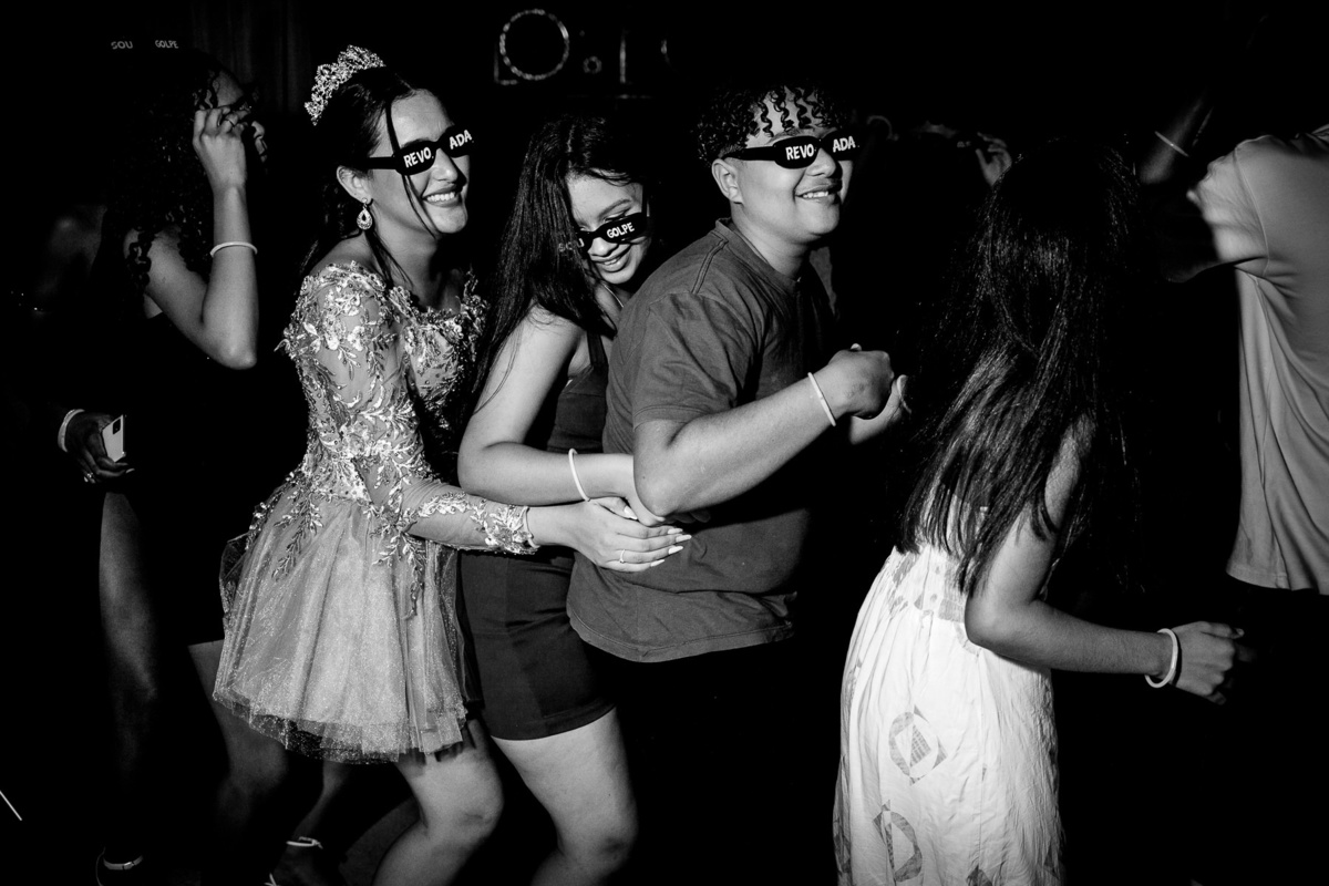 Festa de 15 anos - Debutante da Ana Clara, realizado na Fazenda Pinheiro em Berilo - MG 
Fotografo - Leandro Sales
Virgem da Lapa
Francisco Badaró
Jenipapo de Minas
José Gonçalves de Minas