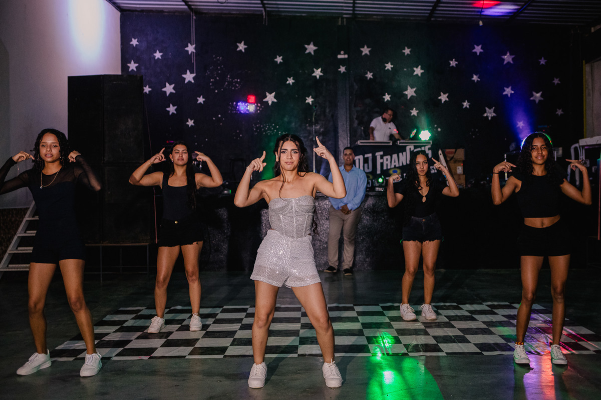 Festa de debutante - Aniversário de 15 anos da Maria Alice - Realizado em Jenipapo de Minas - MG 
Fotografado por Leandro Sales
Chapada do norte
Francisco Badaró
José Gonçalves de Minas