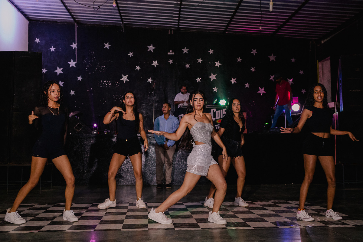 Festa de debutante - Aniversário de 15 anos da Maria Alice - Realizado em Jenipapo de Minas - MG 
Fotografado por Leandro Sales
Chapada do norte
Francisco Badaró
José Gonçalves de Minas