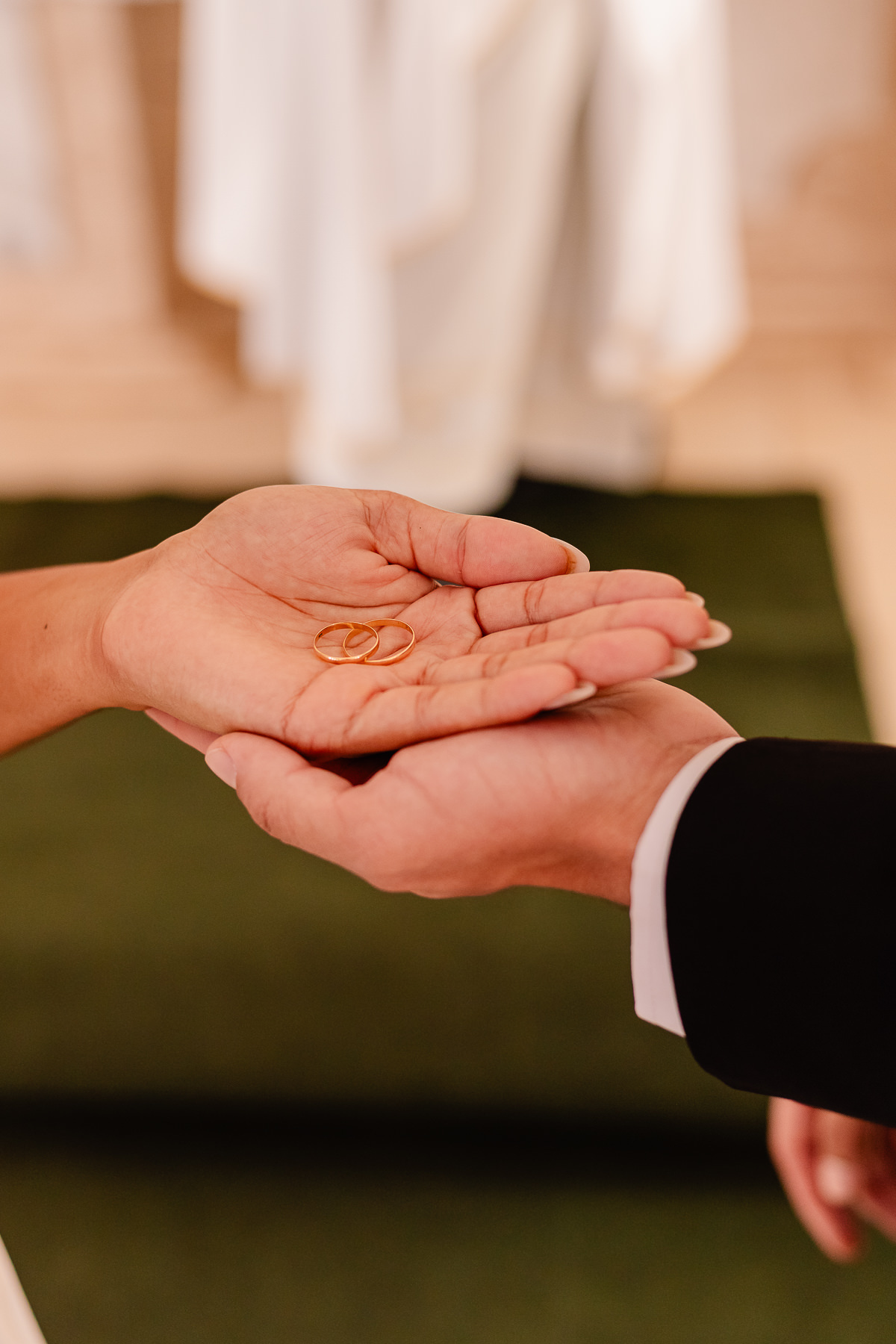 Foto do casamento de João Vitor e Thais em Francisco Badaró MG, registrada por Leandro Sales, fotógrafo de casamento em Berilo e região do Vale do Jequitinhonha, com cerimônia religiosa e recepção no Sítio Santa Luzia, próximo a Jenipapo de Minas.
