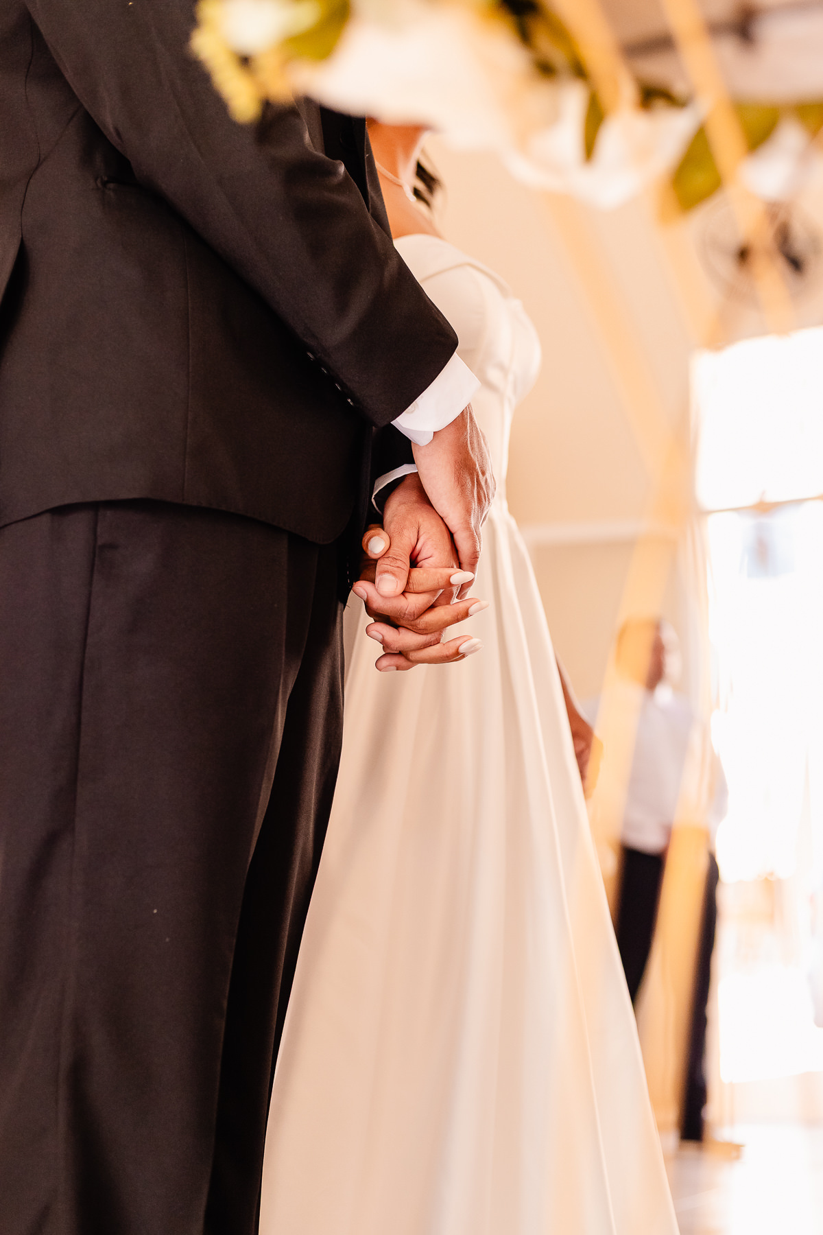 Foto do casamento de João Vitor e Thais em Francisco Badaró MG, registrada por Leandro Sales, fotógrafo de casamento em Berilo e região do Vale do Jequitinhonha, com cerimônia religiosa e recepção no Sítio Santa Luzia, próximo a Jenipapo de Minas.