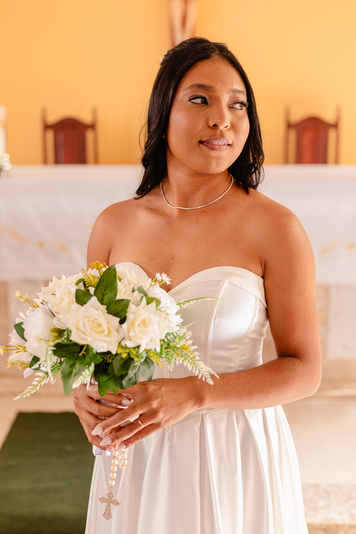 Foto do casamento de João Vitor e Thais em Francisco Badaró MG, registrada por Leandro Sales, fotógrafo de casamento em Berilo e região do Vale do Jequitinhonha, com cerimônia religiosa e recepção no Sítio Santa Luzia, próximo a Jenipapo de Minas.