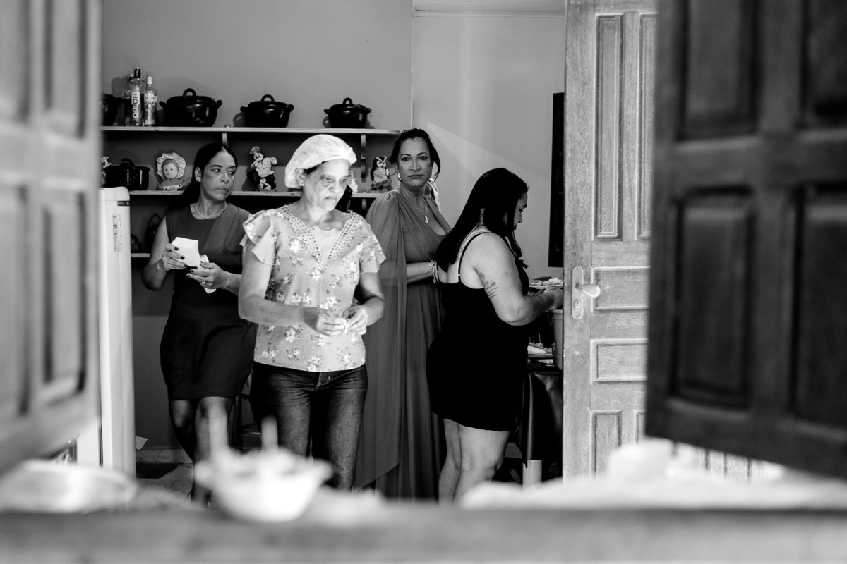 Foto do casamento de João Vitor e Thais em Francisco Badaró MG, registrada por Leandro Sales, fotógrafo de casamento em Berilo e região do Vale do Jequitinhonha, com cerimônia religiosa e recepção no Sítio Santa Luzia, próximo a Jenipapo de Minas.