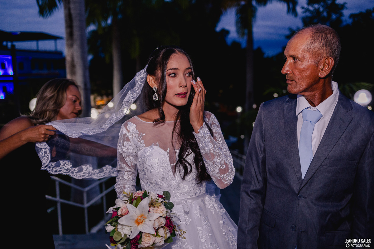 Foto do casamento de Márcia e Gener em Jenipapo de Minas MG, registrada por Leandro Sales, fotógrafo de casamento em Berilo e no Vale do Jequitinhonha, com foco em emoção, conexão e registros verdadeiros de um dia especial.