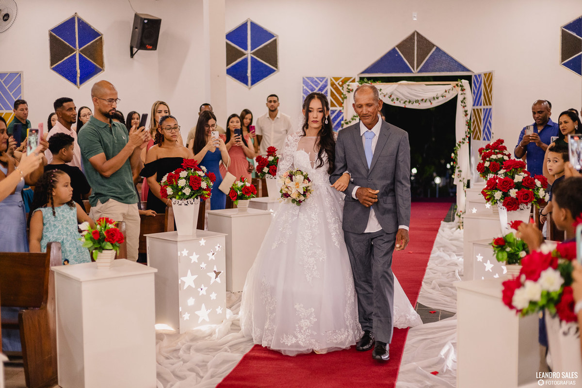 Foto do casamento de Márcia e Gener em Jenipapo de Minas MG, registrada por Leandro Sales, fotógrafo de casamento em Berilo e no Vale do Jequitinhonha, com foco em emoção, conexão e registros verdadeiros de um dia especial.