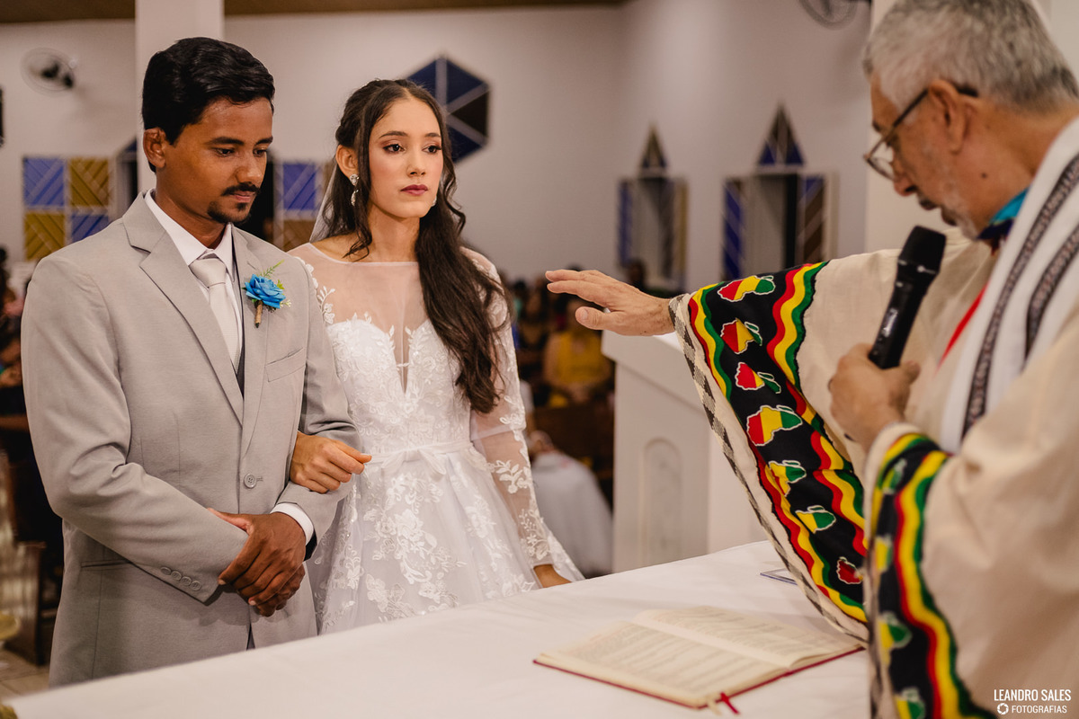 Foto do casamento de Márcia e Gener em Jenipapo de Minas MG, registrada por Leandro Sales, fotógrafo de casamento em Berilo e no Vale do Jequitinhonha, com foco em emoção, conexão e registros verdadeiros de um dia especial.