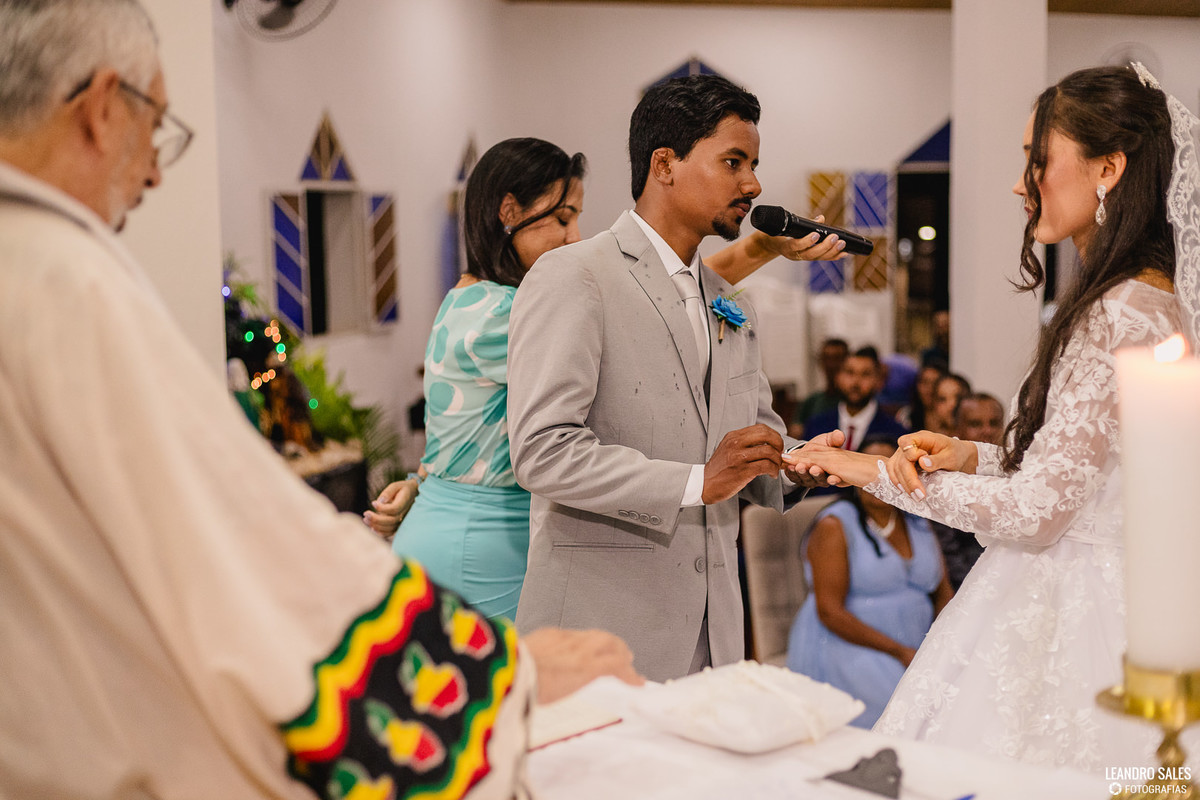 Foto do casamento de Márcia e Gener em Jenipapo de Minas MG, registrada por Leandro Sales, fotógrafo de casamento em Berilo e no Vale do Jequitinhonha, com foco em emoção, conexão e registros verdadeiros de um dia especial.