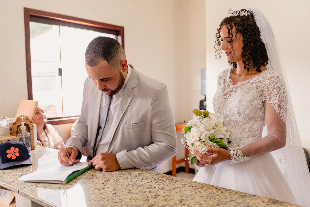 Casamento civil de Isabela e Samuel em José Gonçalves de Minas MG. Fotografia por Leandro Sales, fotógrafo de casamento em Berilo, Virgem da Lapa, Francisco Badaró, Jenipapo de Minas, Araçuaí