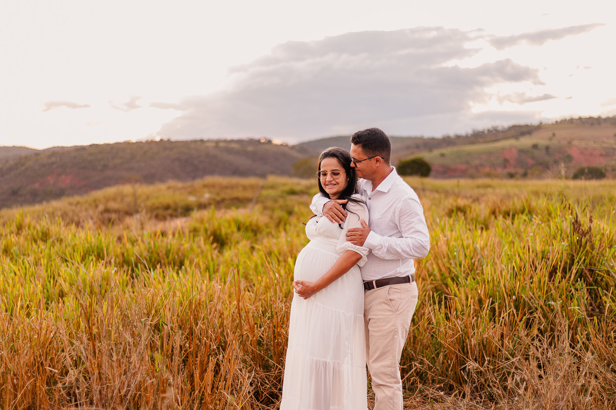 Ensaio de gestante, Neumar e Eunice fotografado por Leandro Sales em Berilo ao ar livre
Ensaio de casal, josé Gonçalves de Minas, Francisco Badaró, Jenipapo de Minas, Leliveldia, Araçuaí.