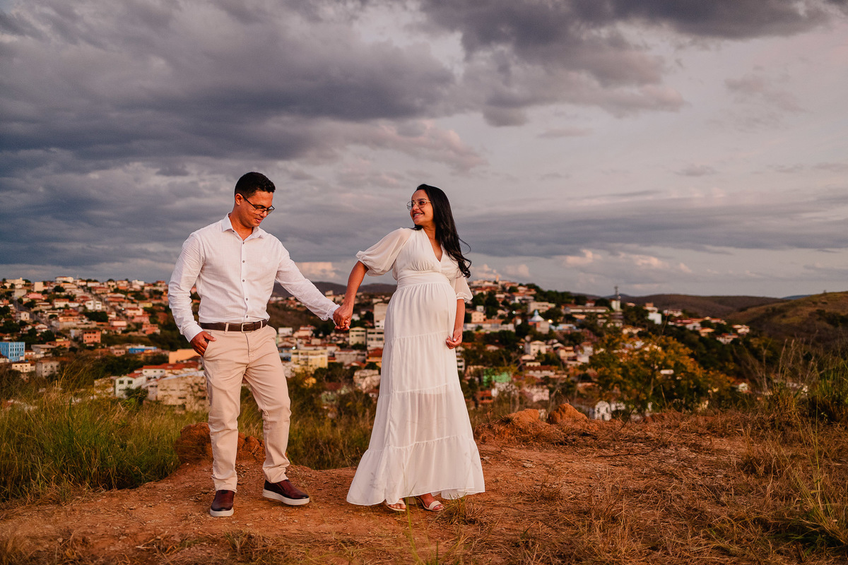 Ensaio de gestante, Neumar e Eunice fotografado por Leandro Sales em Berilo ao ar livre
Ensaio de casal, josé Gonçalves de Minas, Francisco Badaró, Jenipapo de Minas, Leliveldia, Araçuaí.