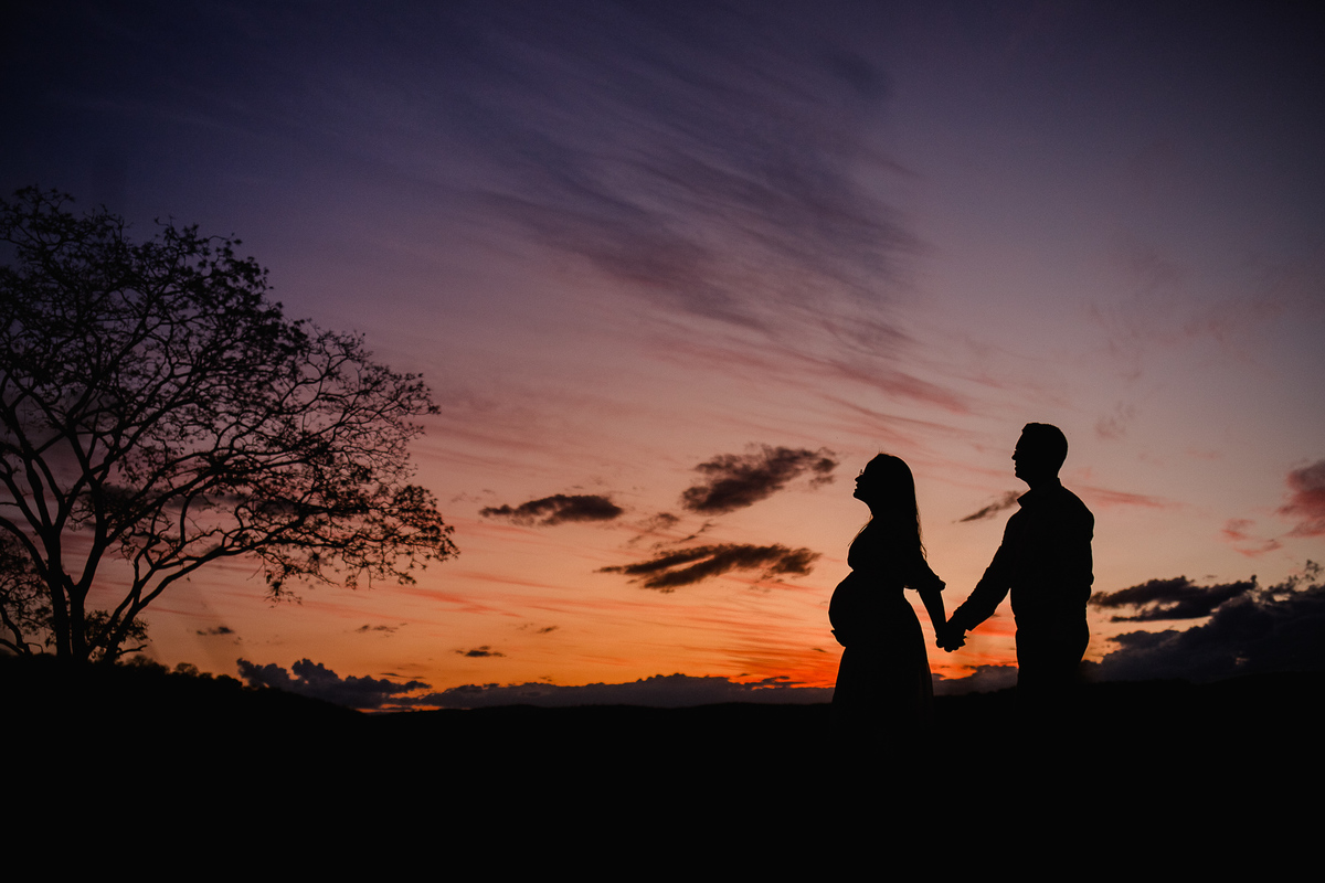 Ensaio de gestante, Neumar e Eunice fotografado por Leandro Sales em Berilo ao ar livre
Ensaio de casal, josé Gonçalves de Minas, Francisco Badaró, Jenipapo de Minas, Leliveldia, Araçuaí.