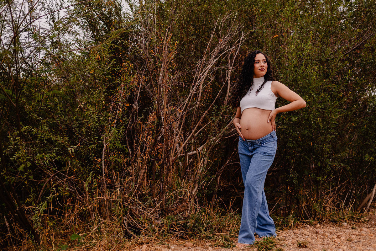 Ensaio de gestante, Lívia Mattos fotografado por Leandro Sales em Berilo ao ar livre
Ensaio de casal, josé Gonçalves de Minas, Francisco Badaró, Jenipapo de Minas, Leliveldia, Araçuaí.