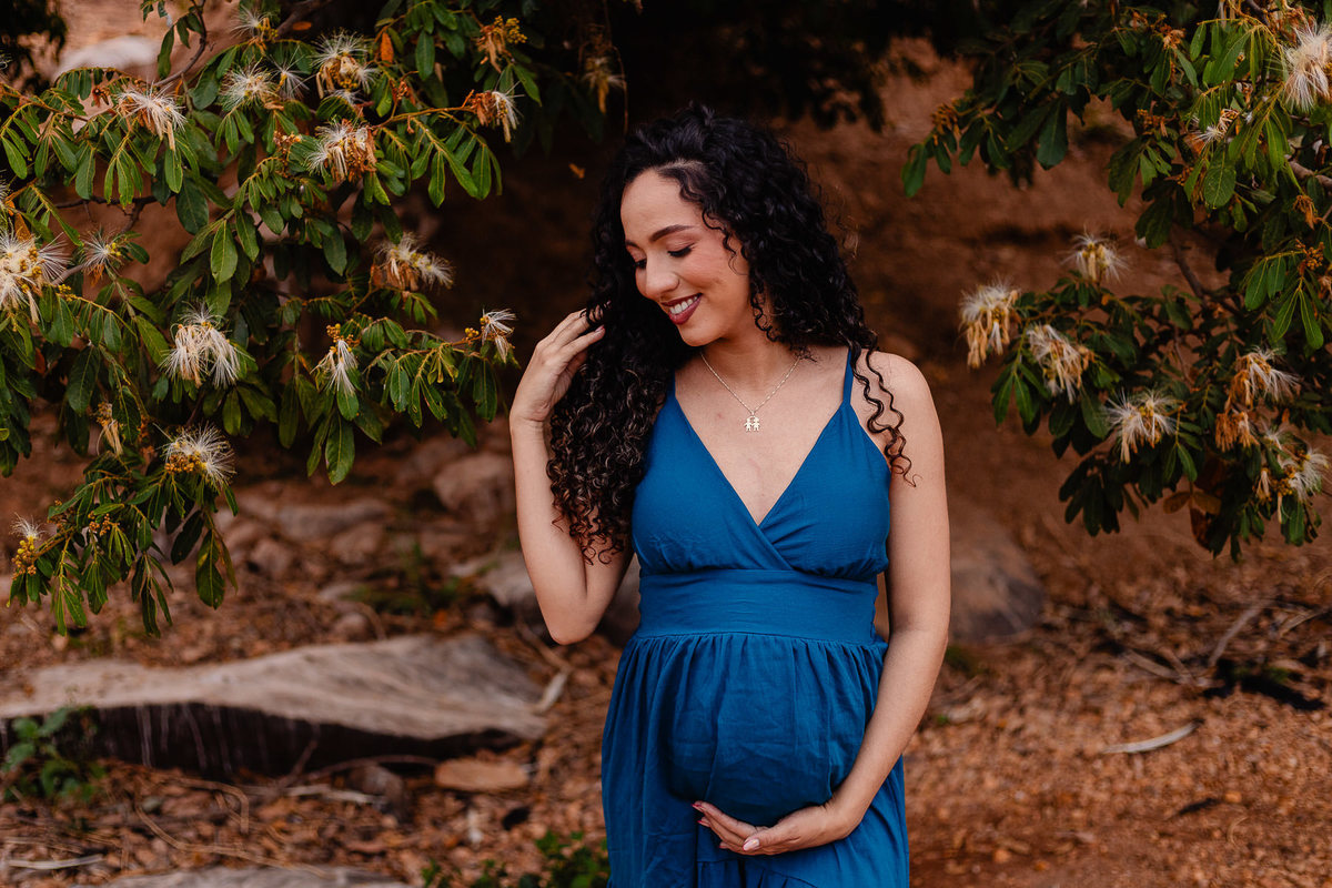 Ensaio de gestante, Lívia Mattos fotografado por Leandro Sales em Berilo ao ar livre
Ensaio de casal, josé Gonçalves de Minas, Francisco Badaró, Jenipapo de Minas, Leliveldia, Araçuaí.