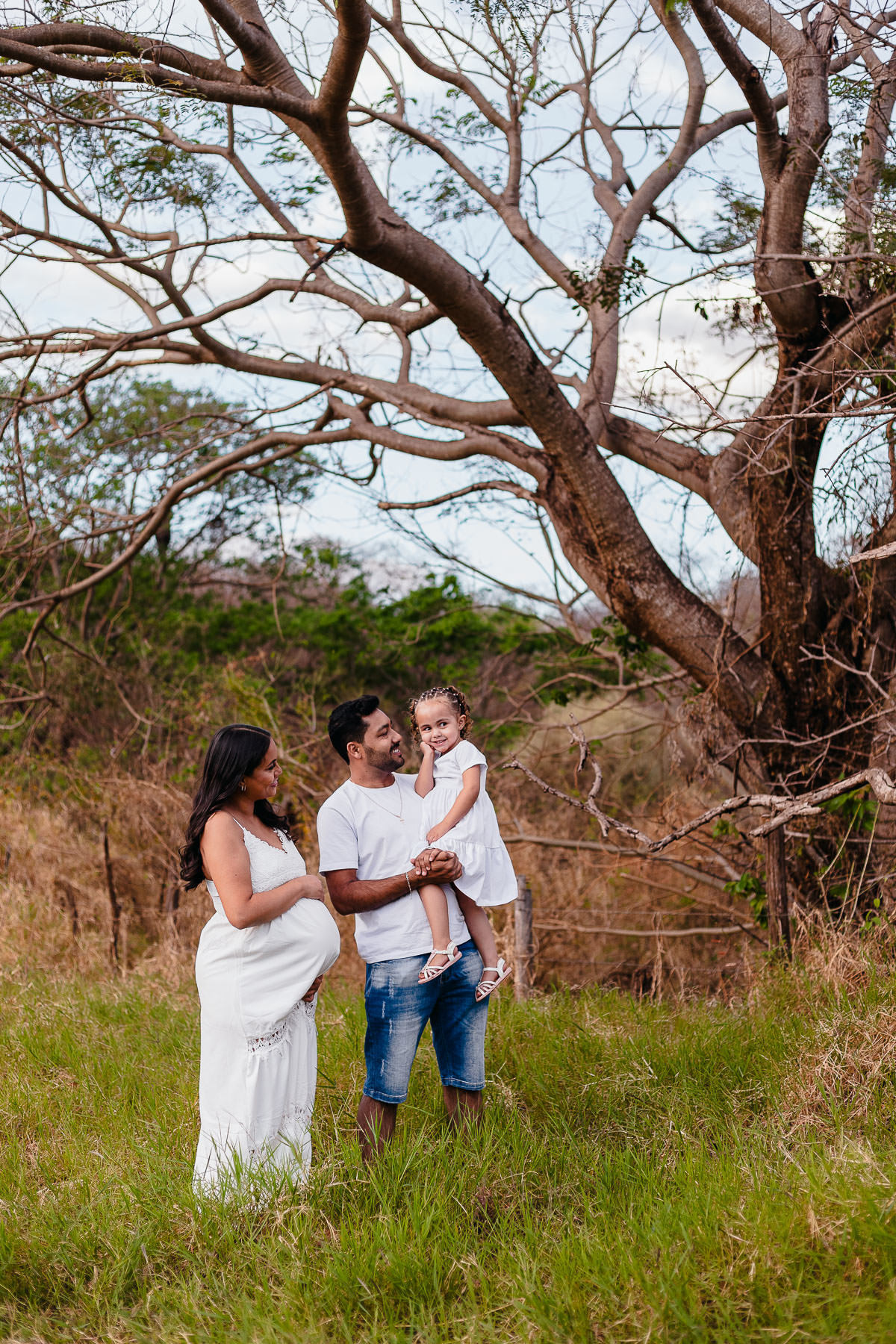 Ensaio de Gestante da Camila, Fotografado por Leandro Sales em Berilo, ensaio ao ar livre de família, chapada do norte
José Gonçalves de Minas, Francisco Badaró, Jenipapo de Minas, Araçuaí