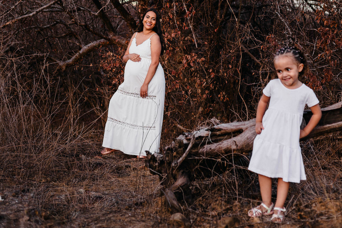 Ensaio de Gestante da Camila, Fotografado por Leandro Sales em Berilo, ensaio ao ar livre de família, chapada do norte
José Gonçalves de Minas, Francisco Badaró, Jenipapo de Minas, Araçuaí