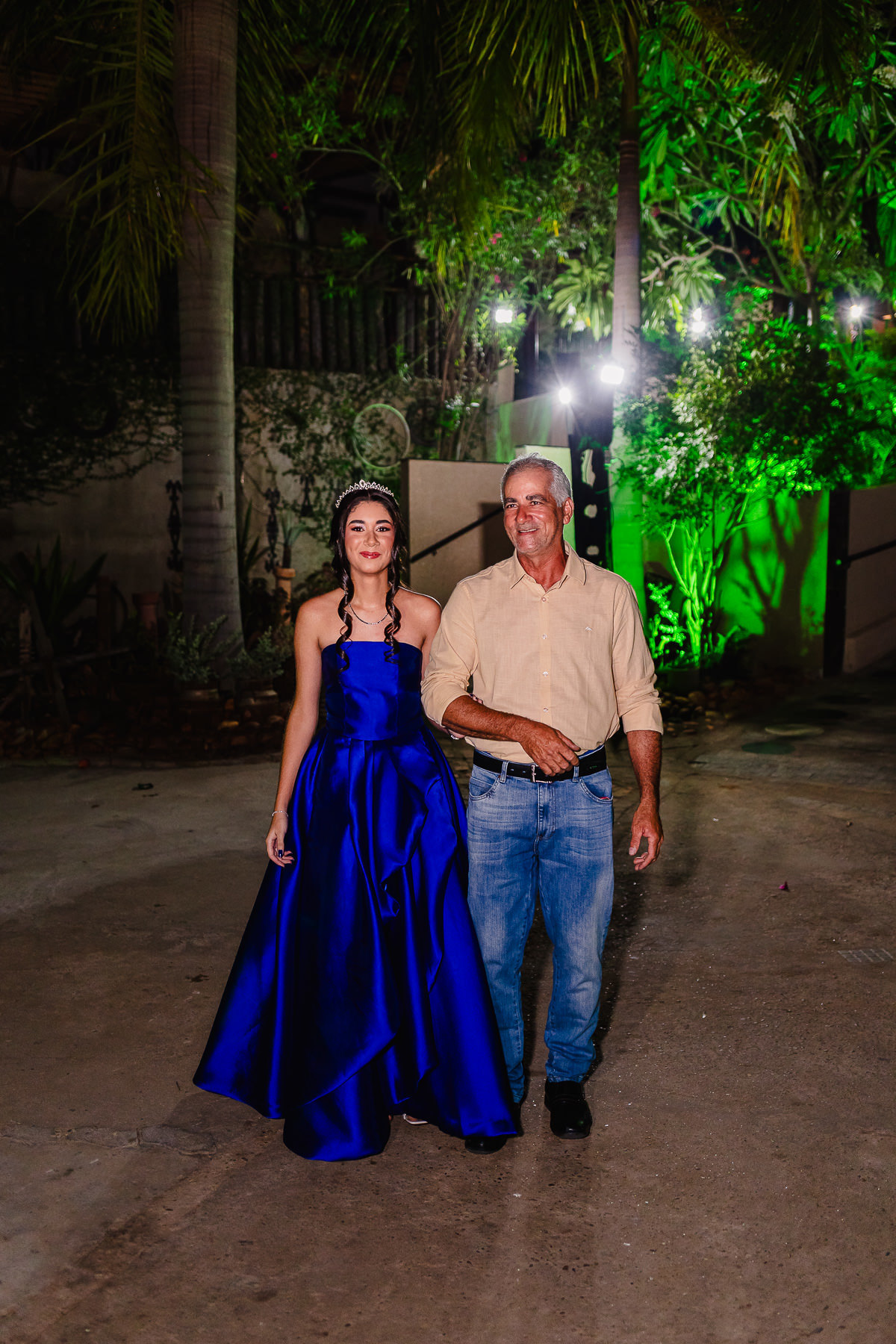 Festa de 15 anos da Lara Santos no espaço Uait em Araçuaí-MG, - Fotografado por Leandro Sales, fotografo de Berilo que atende, Chapada do Norte, Francisco Badaró, Jenipapo de Minas, José Gonçalves de Minas, Virgem da Lapa
