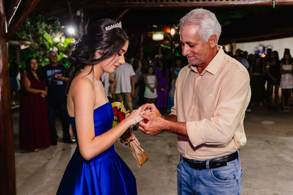 Festa de 15 anos da Lara Santos no espaço Uait em Araçuaí-MG, - Fotografado por Leandro Sales, fotografo de Berilo que atende, Chapada do Norte, Francisco Badaró, Jenipapo de Minas, José Gonçalves de Minas, Virgem da Lapa