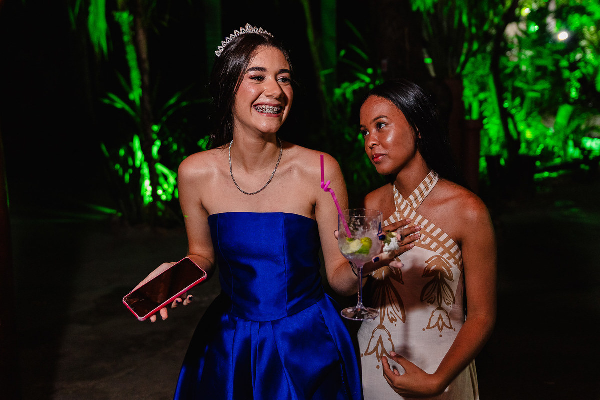 Festa de 15 anos da Lara Santos no espaço Uait em Araçuaí-MG, - Fotografado por Leandro Sales, fotografo de Berilo que atende, Chapada do Norte, Francisco Badaró, Jenipapo de Minas, José Gonçalves de Minas, Virgem da Lapa