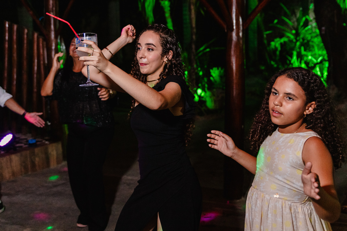 Festa de 15 anos da Lara Santos no espaço Uait em Araçuaí-MG, - Fotografado por Leandro Sales, fotografo de Berilo que atende, Chapada do Norte, Francisco Badaró, Jenipapo de Minas, José Gonçalves de Minas, Virgem da Lapa