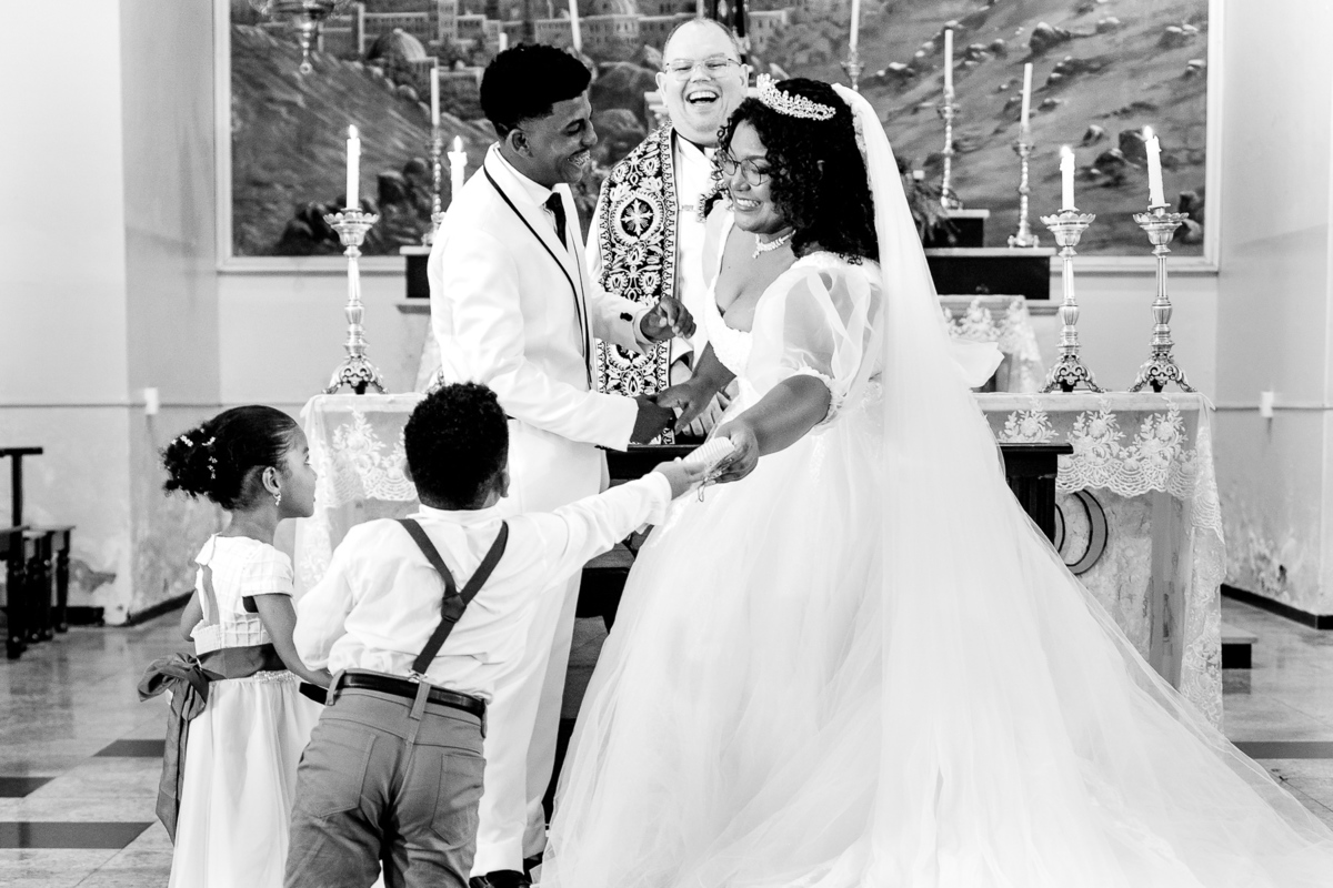 Casamento da Jucélia e Marllon, Fotografo Leandro Sales, realizado em Araçuaí - MG, Cerimônia de Casamento na Igreja Matriz de Santo Antônia
Fotografo em Berilo
Virgem da Lapa,
Araçuaí
José Gonçalves de Minas
Jenipapo de Minas
Chapada do Norte
Minas Novas
