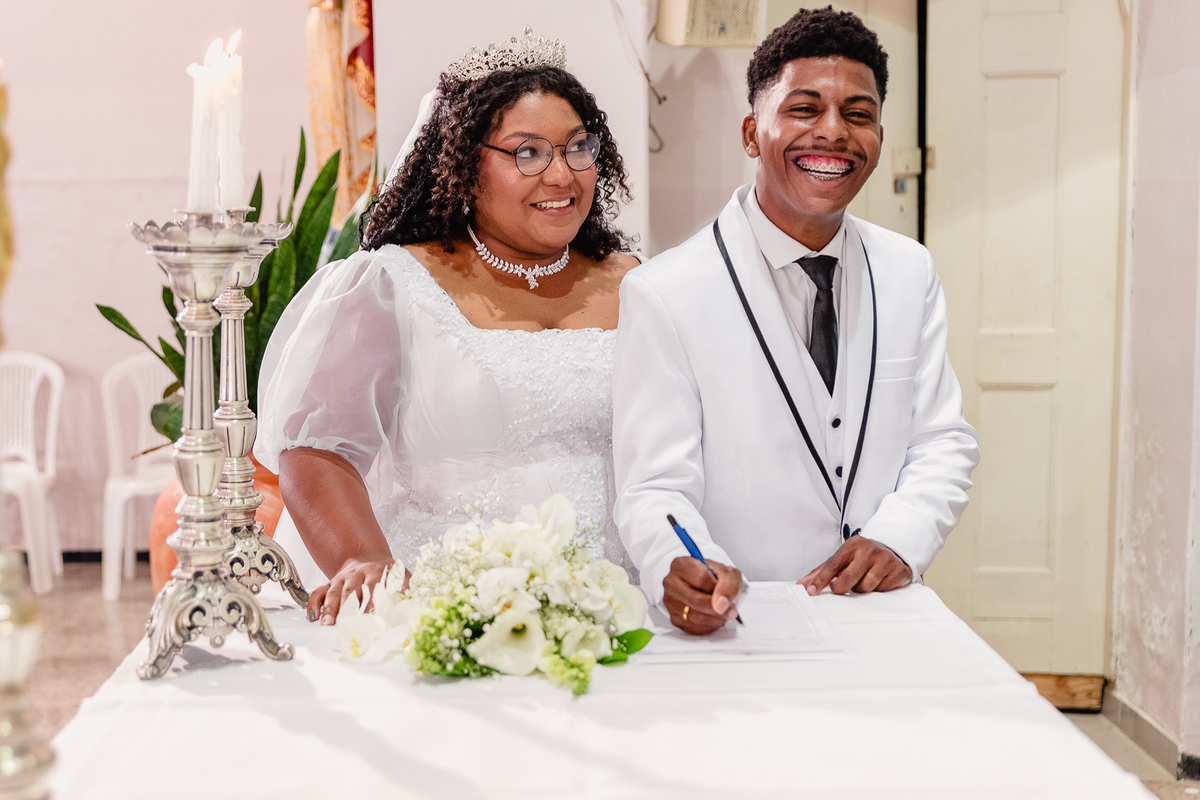 Casamento da Jucélia e Marllon, Fotografo Leandro Sales, realizado em Araçuaí - MG, Cerimônia de Casamento na Igreja Matriz de Santo Antônia
Fotografo em Berilo
Virgem da Lapa,
Araçuaí
José Gonçalves de Minas
Jenipapo de Minas
Chapada do Norte
Minas Novas