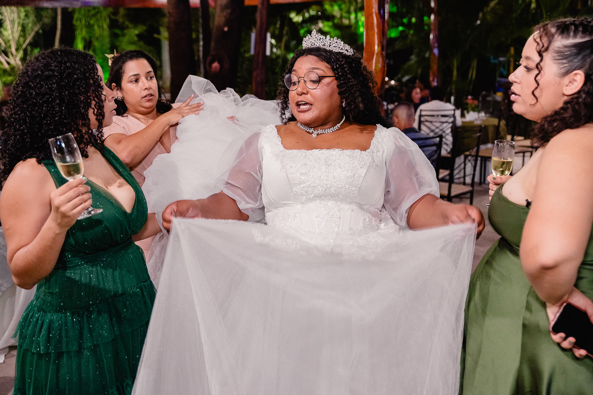 Casamento da Jucélia e Marllon, Fotografo Leandro Sales, realizado em Araçuaí - MG, Cerimônia de Casamento na Igreja Matriz de Santo Antônia
Fotografo em Berilo
Virgem da Lapa,
Araçuaí
José Gonçalves de Minas
Jenipapo de Minas
Chapada do Norte
Minas Novas