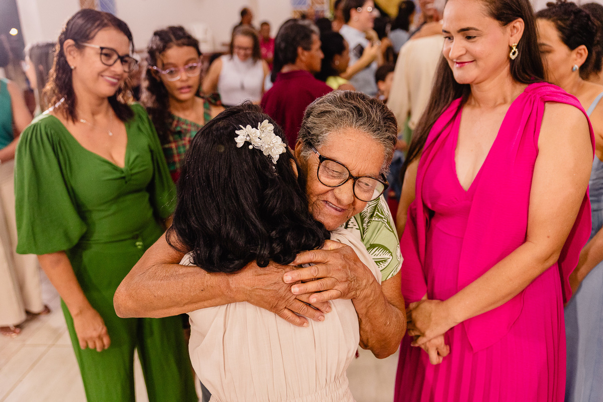 Bodas de Ouro de Nenem e Nenzinha, realizado em Jenipapo de Minas na Igreja Matriz, Fotógrafo Leandro Sales, 50 anos de cassados.
Francisco Badaró
José Gonçalves de Minas
Araçuaí
Chapada do Norte
Berilo