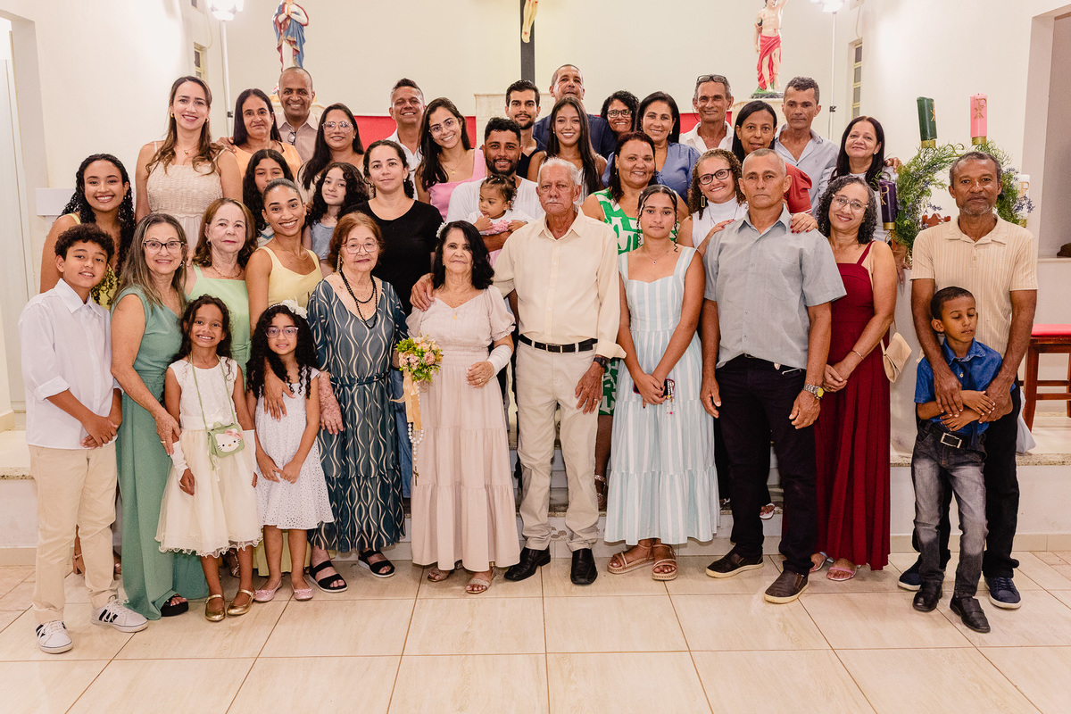 Bodas de Ouro de Nenem e Nenzinha, realizado em Jenipapo de Minas na Igreja Matriz, Fotógrafo Leandro Sales, 50 anos de cassados.
Francisco Badaró
José Gonçalves de Minas
Araçuaí
Chapada do Norte
Berilo